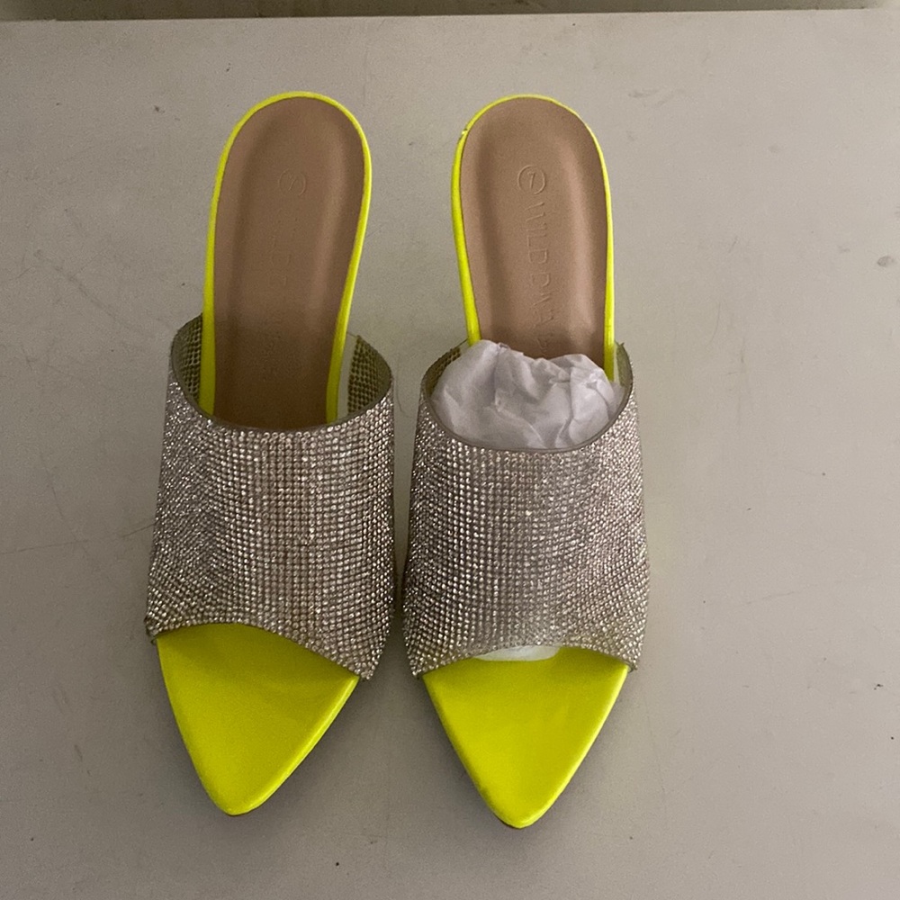 Wild Diva brand new never worn size 7